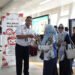 Peringati Hari Ibu 2025, KAI Bagikan 1.000 Tanaman kepada Pengguna LRT Jabodebek