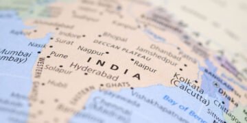 Dukung Pelestarian Pesisir, Kogabwilhan III Tanam 1.000 Mangrove di Pantai Gambesi