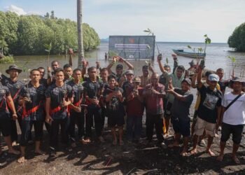Dukung Pelestarian Pesisir, Kogabwilhan III Tanam 1.000 Mangrove di Pantai Gambesi