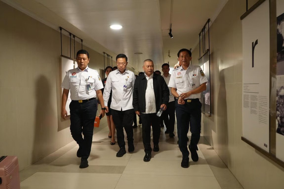Menteri Perhubungan Kunjungi Stasiun Yogyakarta, Pastikan Pelayanan KAI Daop 6 Berjalan Optimal