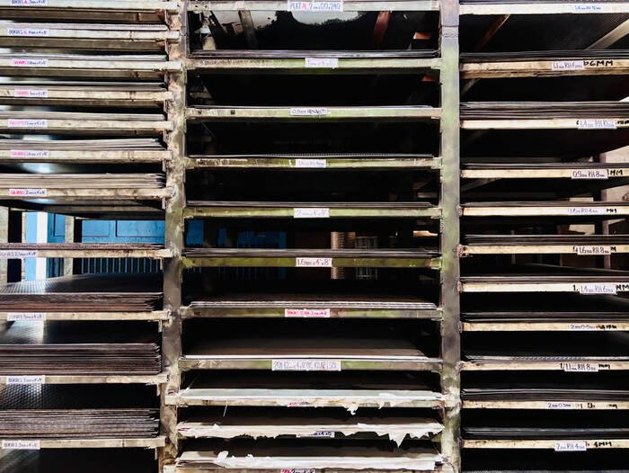 Panduan Memilih Besi Plat untuk Rumah dan Proyek: Jenis, Fungsi, dan Tips Pemilihan