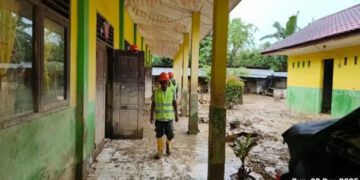Pulihkan Kegiatan Belajar Mengajar, Kementerian PU Mulai Bersihkan Sarana Pendidikan di Aceh Tamiang