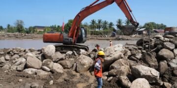 Dukung Pelestarian Pesisir, Kogabwilhan III Tanam 1.000 Mangrove di Pantai Gambesi