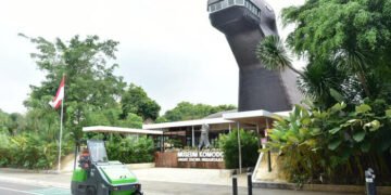 Yuk Kenalan dengan Rino, Mesin Sweeper Andalan KAI Services untuk Membersihkan Area TMII