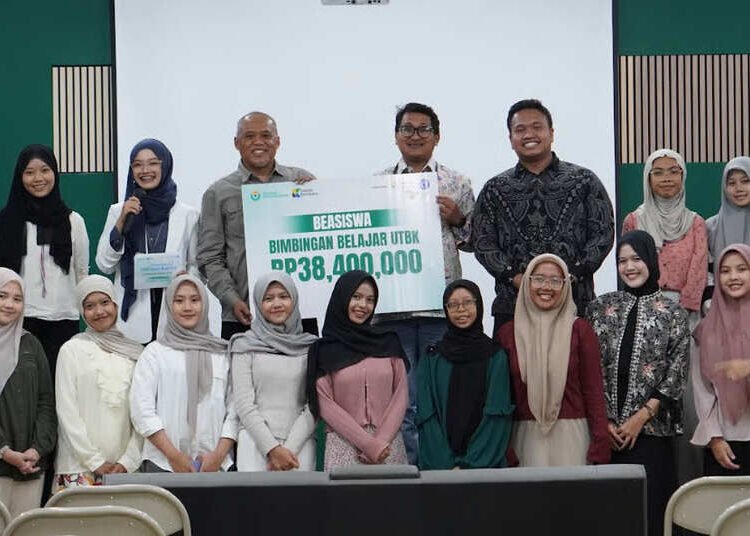 Bantu Teman Bersama Sakola Kembara Berkomitmen Membantu Siswa Lewat Beasiswa Pendidikan