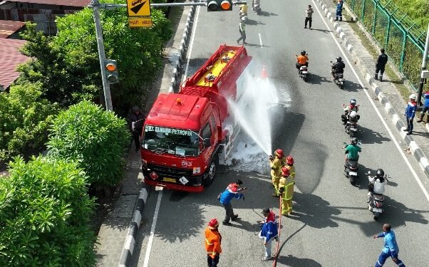 Pertamina Simulasikan Insiden Mobil Tangki