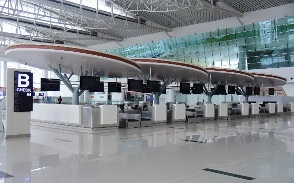 Bandara SAMS Reaktivasi Check-In Timur