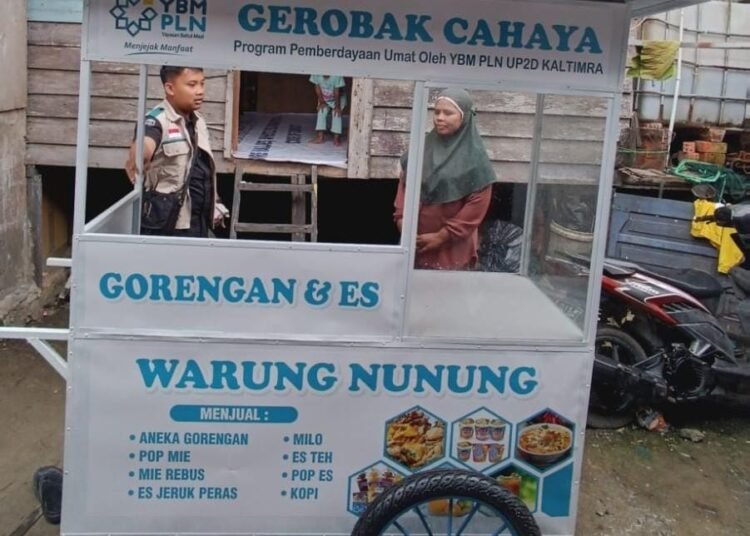 PLN Salurkan Gerobak Cahaya Ramadan