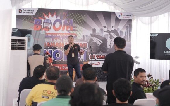 2 Ojek Online Terima Hadiah BOOM