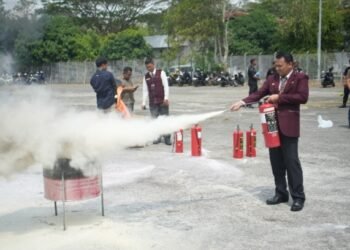Bandara SAMS Sosialisasi Penanggulangan Kebakaran