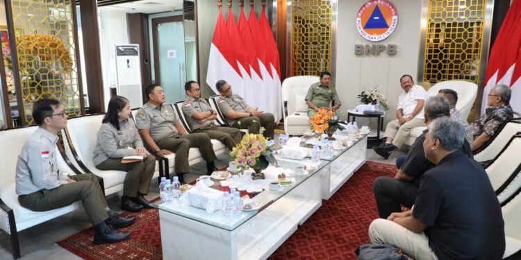 BNPB Kaji Cairan Kimia Pemadam Karhutla
